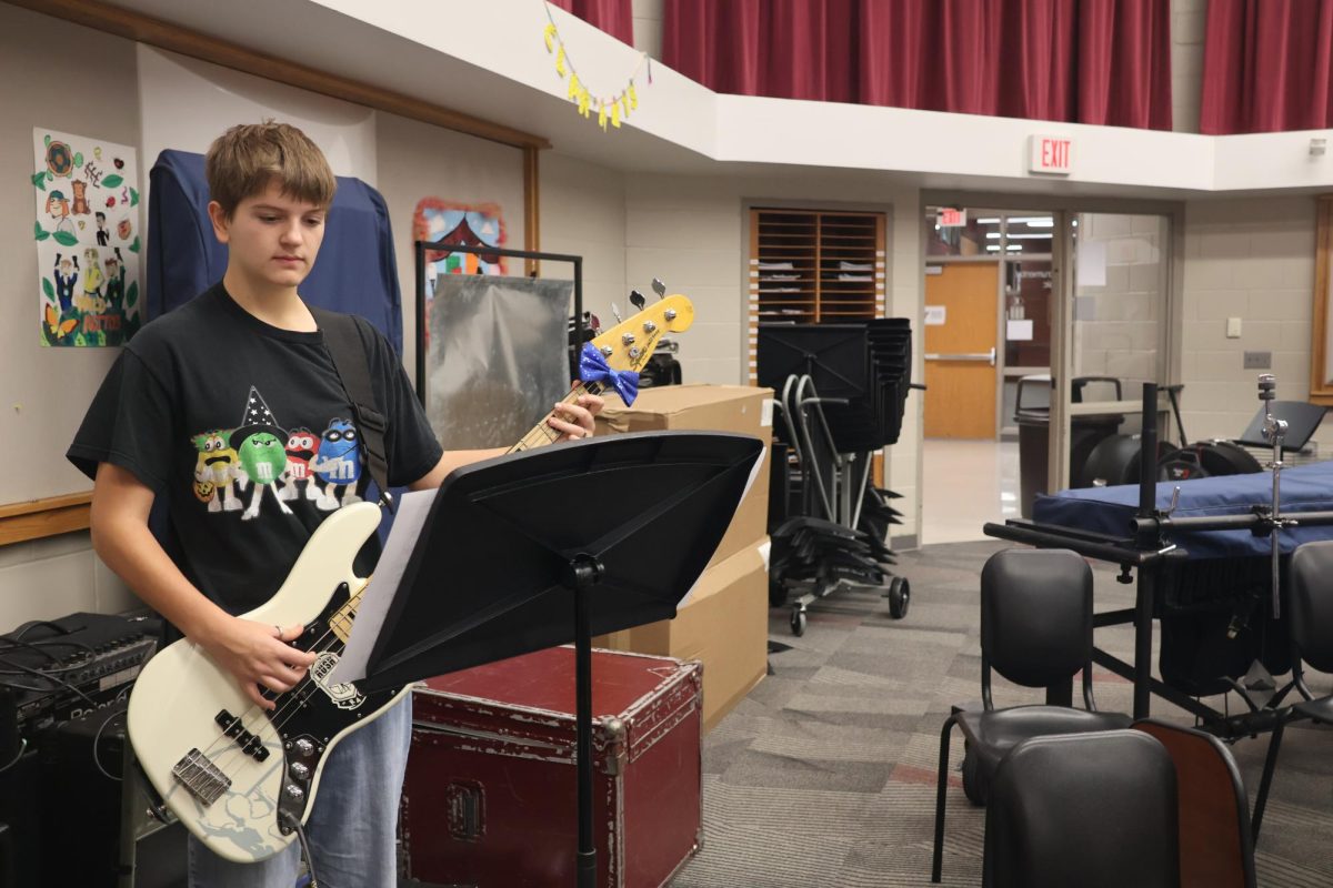 Estelle Anderson rocks out on the bass guitar during the MJO jazz band. 